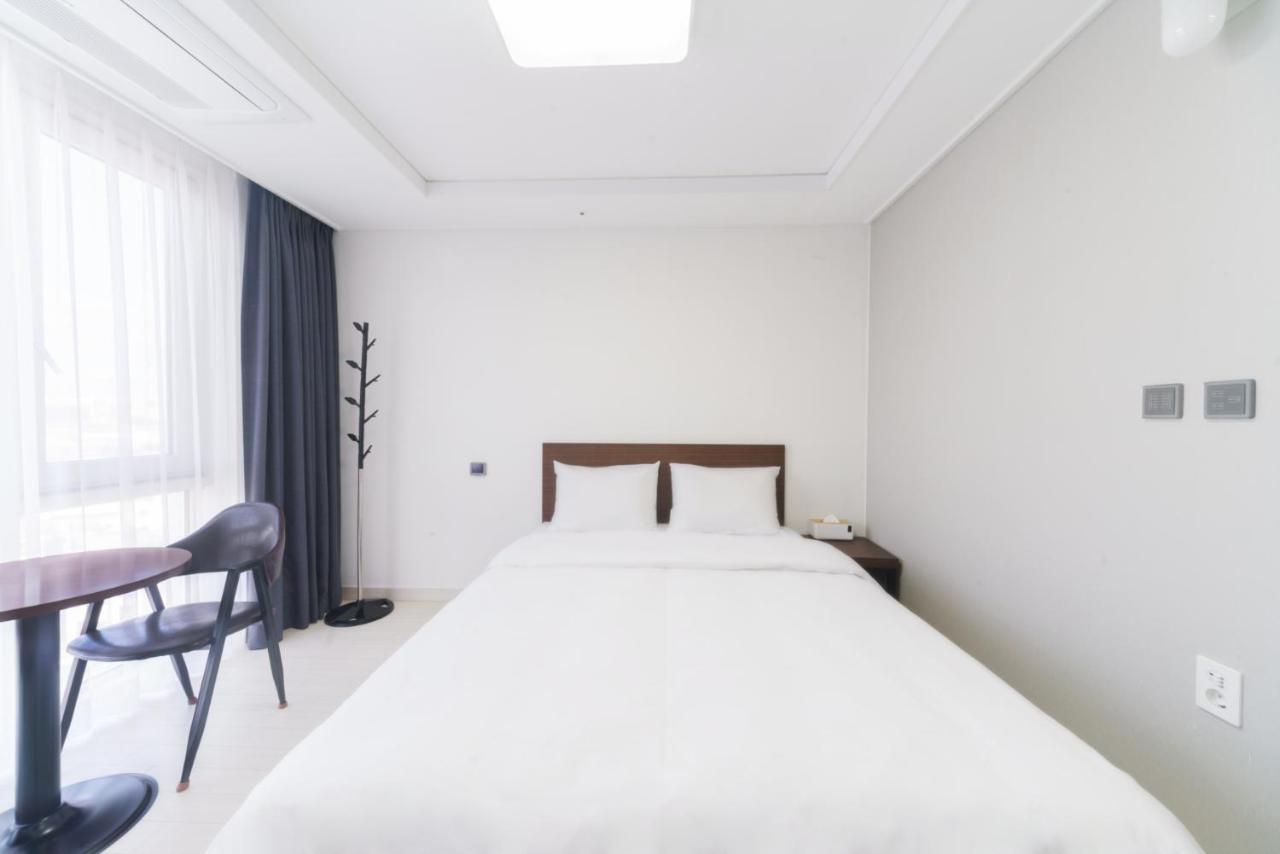 The Venezia Suite Hotel تشنتشون المظهر الخارجي الصورة