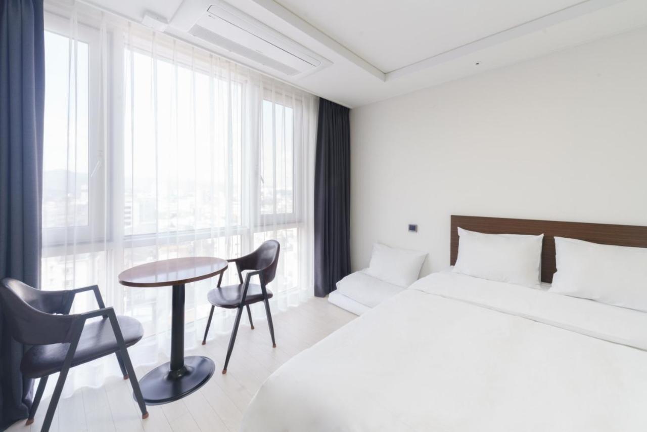The Venezia Suite Hotel تشنتشون المظهر الخارجي الصورة